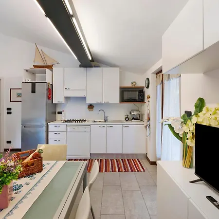 Lucrezia فيلة *